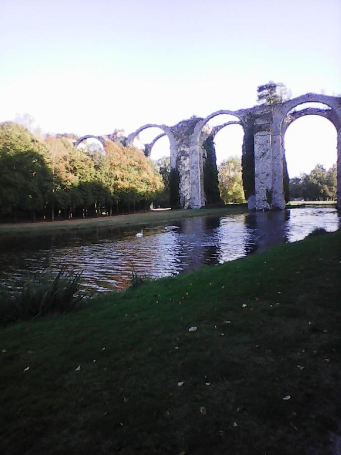 Chambres D'Hotes Gobillon Maintenon Exterior foto
